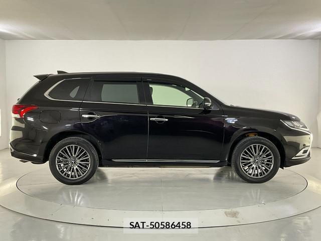 Mitsubishi OUTLANDER PHEV 2021-07 8730669-6