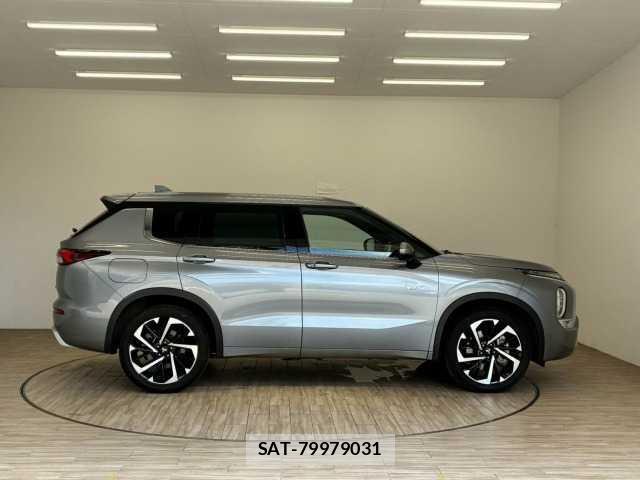 Mitsubishi OUTLANDER PHEV 2022-12 8731383-17