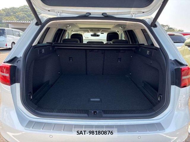 VolksWagen PASSAT VARIANT 2018-09 8729419-4