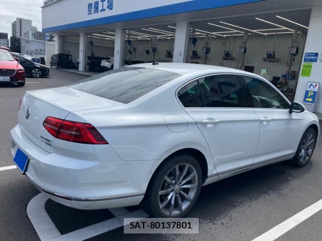 VolksWagen PASSAT 2017-04 8728208-12