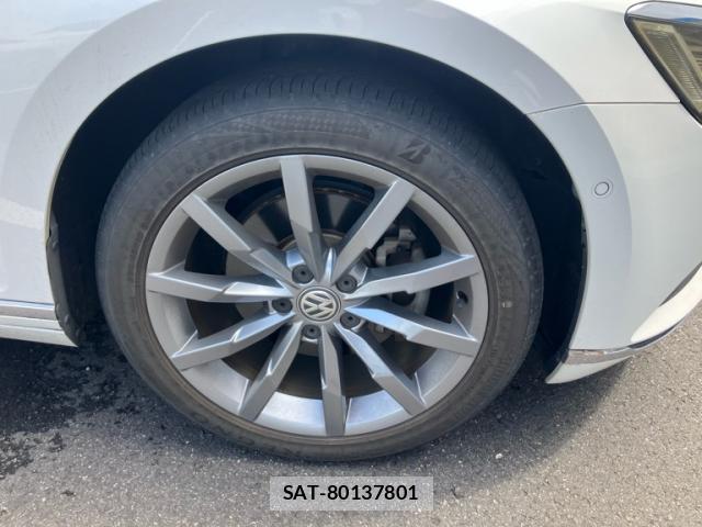 VolksWagen PASSAT 2017-04 8728208-6