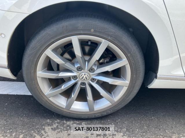 VolksWagen PASSAT 2017-04 8728208-7