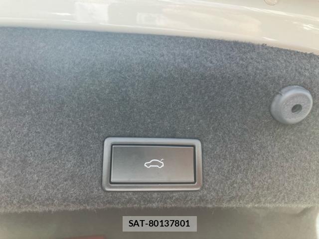 VolksWagen PASSAT 2017-04 8728208-9