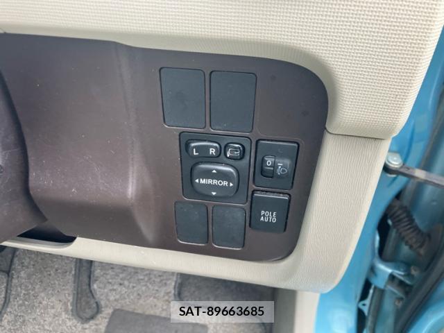 Toyota PASSO 2010-11 8730677-10