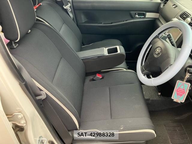 Toyota PIXIS SPACE 2012-09 8727321-17
