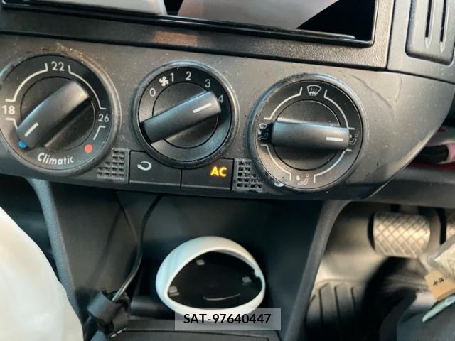 VolksWagen POLO 2007-11 8727351-11