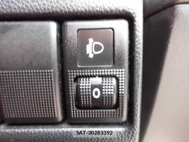 Mazda PREMACY 2014-01 8728301-11