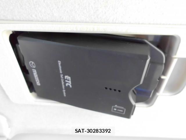 Mazda PREMACY 2014-01 8728301-9