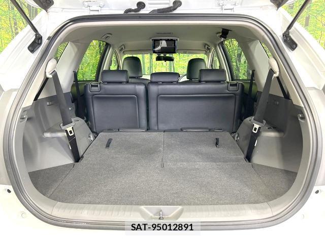 Toyota PRIUS ALPHA 2013-11 8727890-11