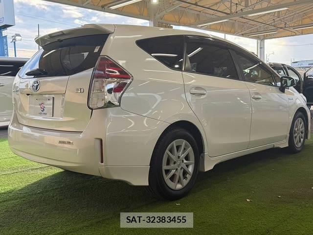 Toyota PRIUS ALPHA 2015-09 8728494-17