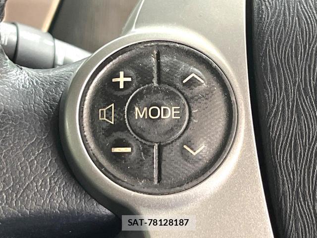 Toyota PRIUS ALPHA 2013-10 8728701-6