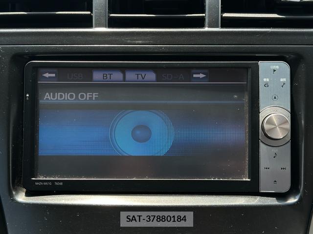 Toyota PRIUS ALPHA 2011-12 8730447-2