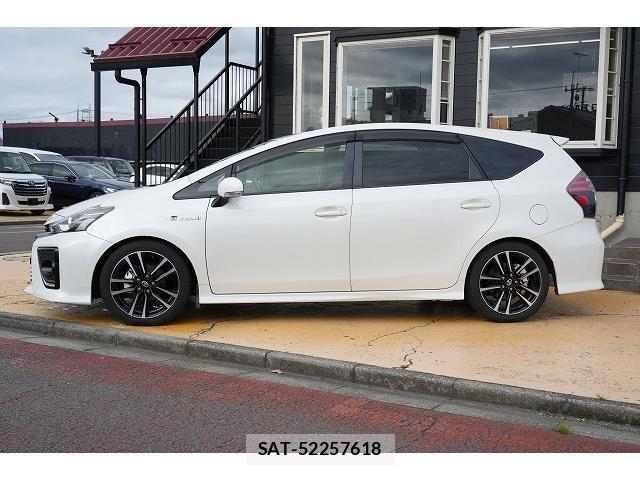 Toyota PRIUS ALPHA 2020-06 8730565-1