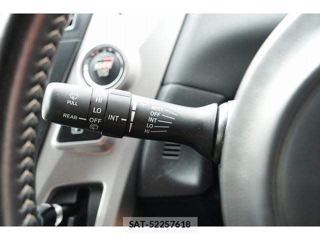 Toyota PRIUS ALPHA 2020-06 8730565-13
