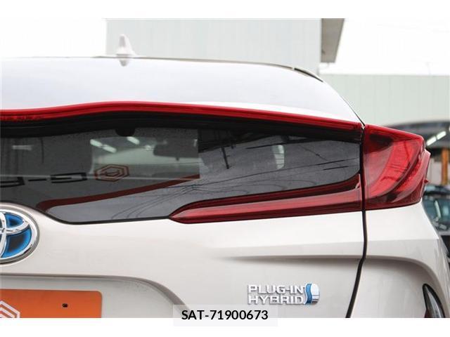 Toyota PRIUS PHV 2017-02 8726629-11
