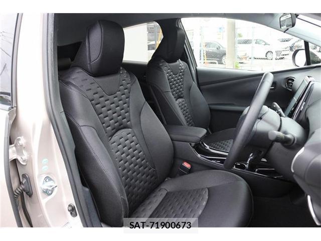 Toyota PRIUS PHV 2017-02 8726629-13