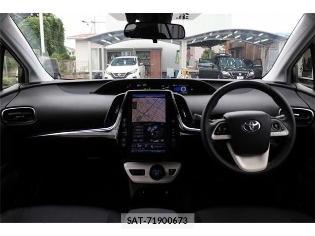 Toyota PRIUS PHV 2017-02 8726629-16