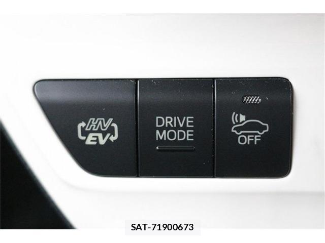 Toyota PRIUS PHV 2017-02 8726629-5