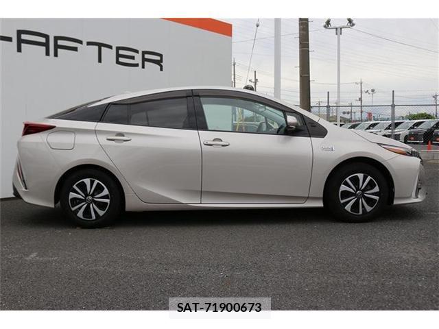 Toyota PRIUS PHV 2017-02 8726629-7