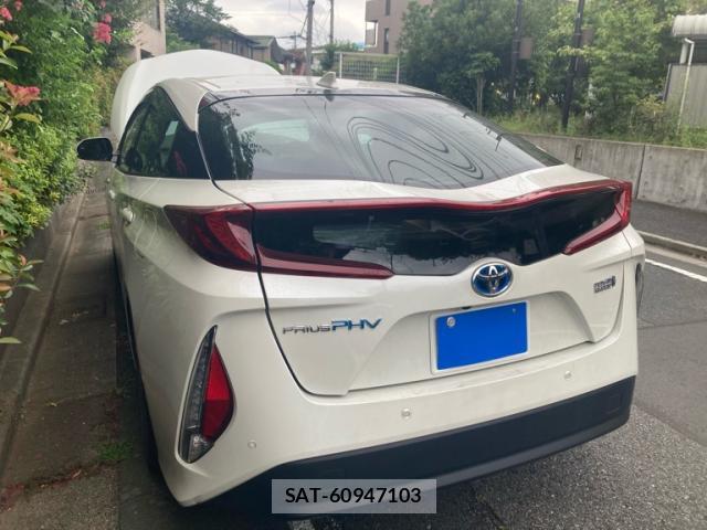 Toyota PRIUS PHV 2019-09 8726837-13