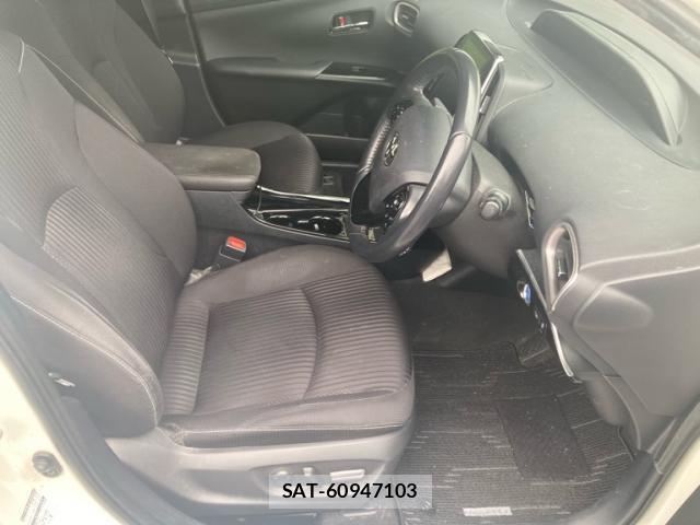 Toyota PRIUS PHV 2019-09 8726837-16