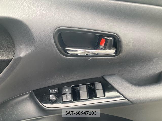 Toyota PRIUS PHV 2019-09 8726837-17