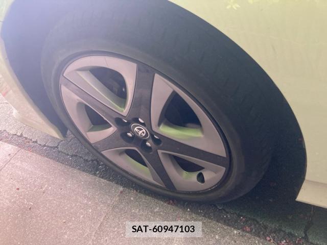 Toyota PRIUS PHV 2019-09 8726837-6