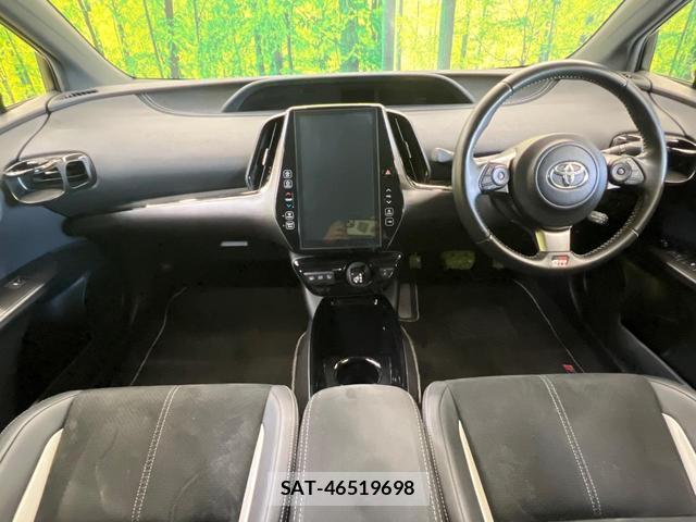 Toyota PRIUS PHV 2018-01 8728778-1