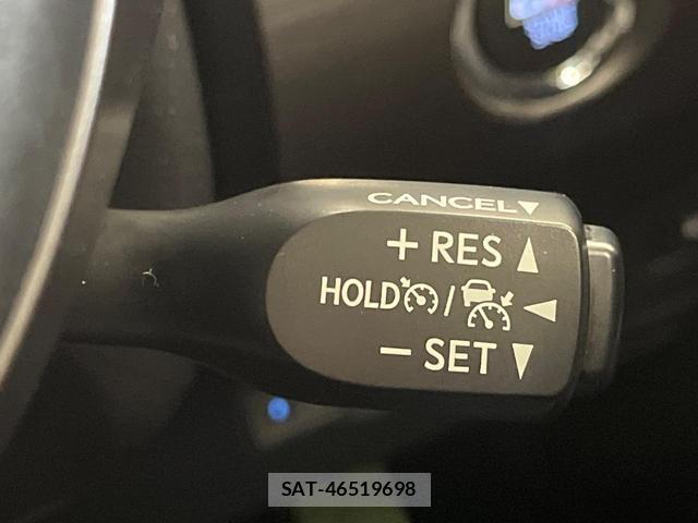 Toyota PRIUS PHV 2018-01 8728778-5