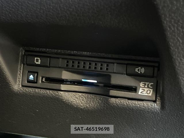 Toyota PRIUS PHV 2018-01 8728778-7