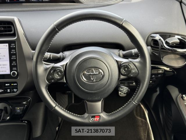 Toyota PRIUS PHV 2022-08 8728813-10