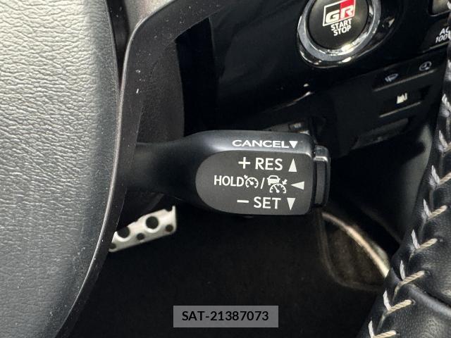 Toyota PRIUS PHV 2022-08 8728813-11