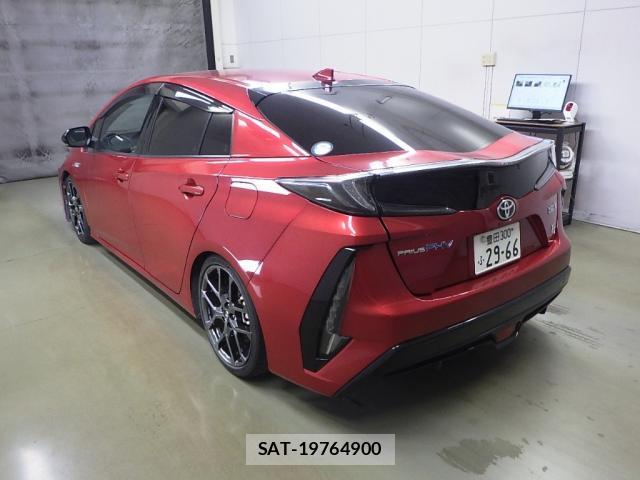 Toyota PRIUS PHV 2018-03 8729739-1