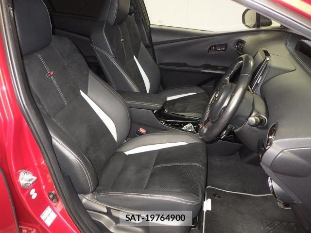 Toyota PRIUS PHV 2018-03 8729739-3