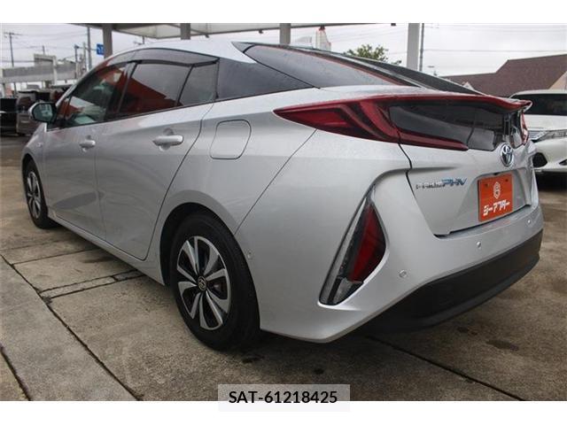Toyota PRIUS PHV 2017-09 8729862-10