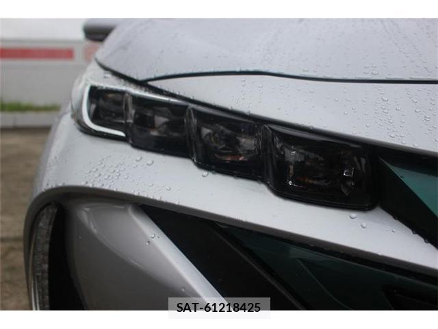 Toyota PRIUS PHV 2017-09 8729862-14