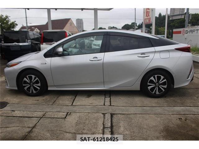 Toyota PRIUS PHV 2017-09 8729862-9