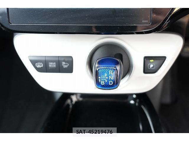 Toyota PRIUS PHV 2017-05 8730567-10