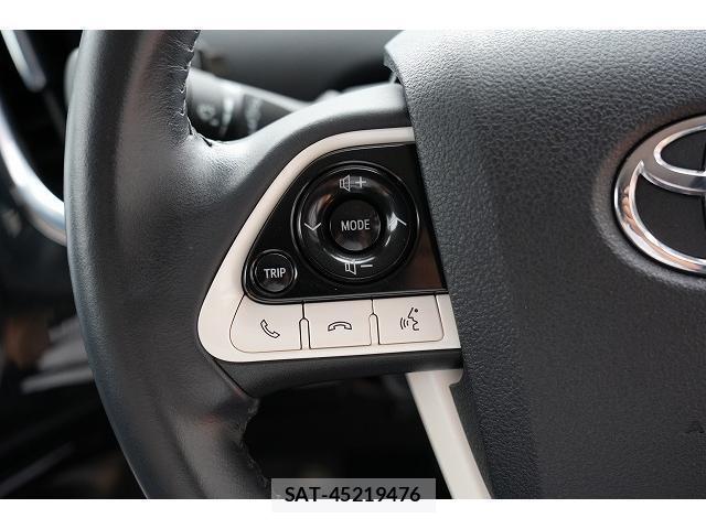 Toyota PRIUS PHV 2017-05 8730567-11