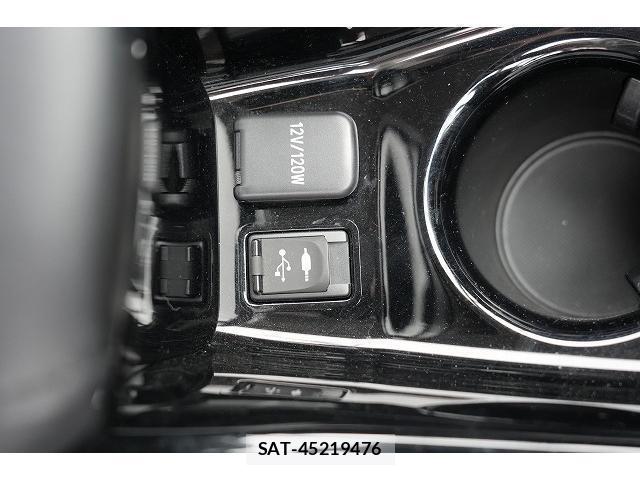 Toyota PRIUS PHV 2017-05 8730567-16