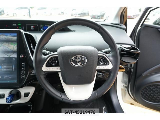 Toyota PRIUS PHV 2017-05 8730567-3