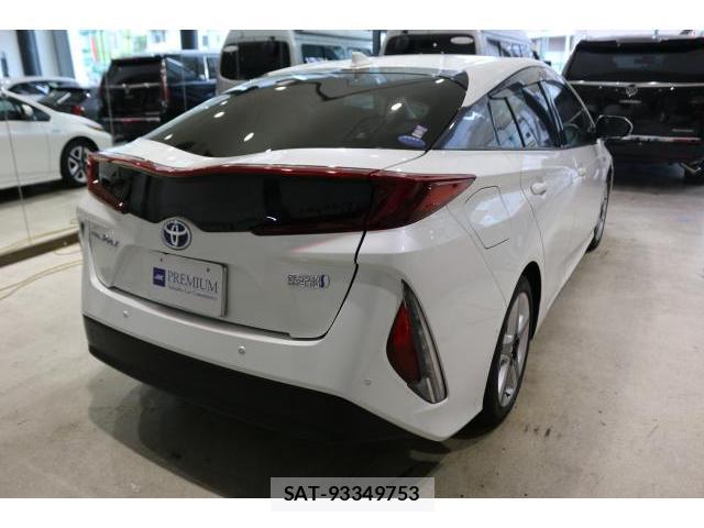 Toyota PRIUS PHV 2018-03 8730602-1