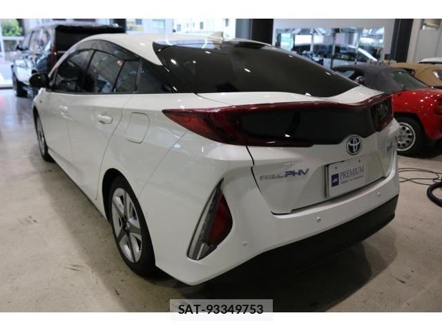 Toyota PRIUS PHV 2018-03 8730602-11