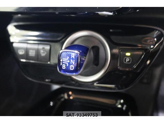 Toyota PRIUS PHV 2018-03 8730602-15