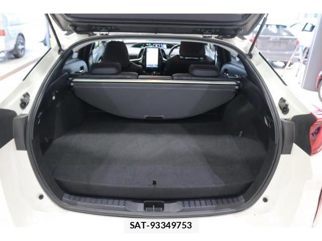 Toyota PRIUS PHV 2018-03 8730602-18