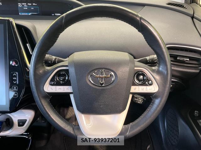 Toyota PRIUS PHV 2017-12 8730844-10