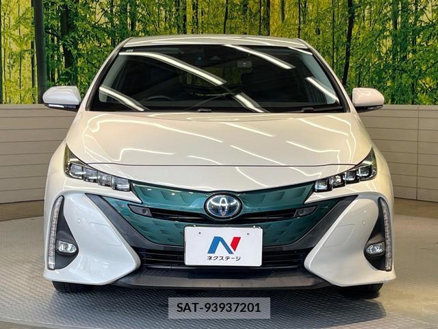 Toyota PRIUS PHV 2017-12 8730844-13