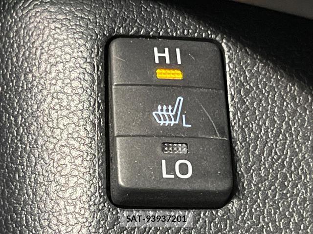 Toyota PRIUS PHV 2017-12 8730844-6