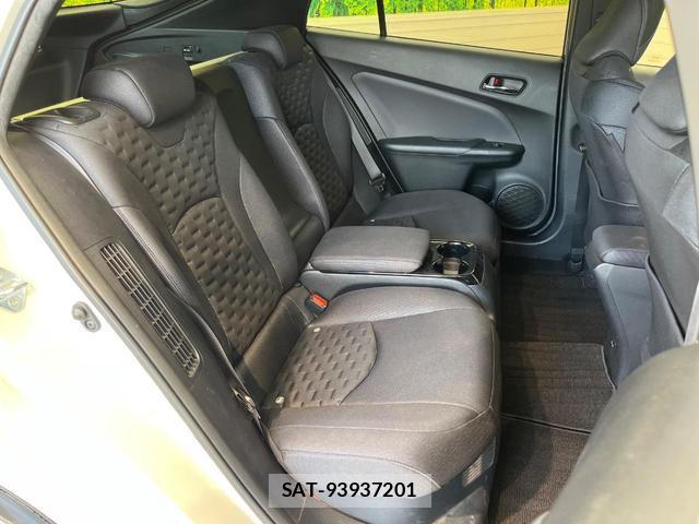 Toyota PRIUS PHV 2017-12 8730844-8