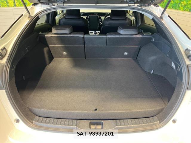 Toyota PRIUS PHV 2017-12 8730844-9